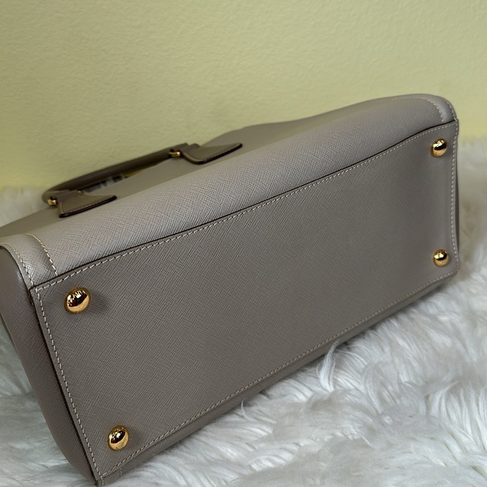 💯Authentic PRADA Saffiano Leather Medium Top Handle Tote Bag🍀 - Picture 14 of 17